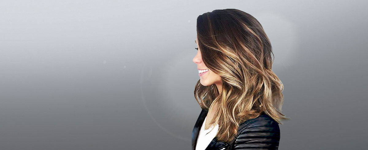 Wasserwelle Föhnwelle Langes schönes Haar. Friseur Frankfurt Vis-a-Vis Frankfurt Riederwald